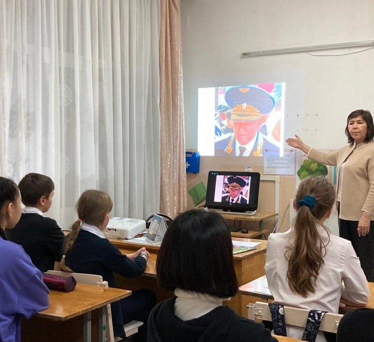 «Батырлар елі.Талғат Бигелдинов» әскери өнердің таңғажайып үлгісі көрсетілді. / «Страна героев. Талгат Бигельдинов» был показан удивительный образец военного искусства.