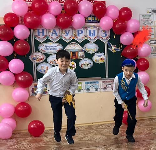 В 4 «З» классе 17 марта прошёл классный час на тему «Наурыз — мир и согласие»