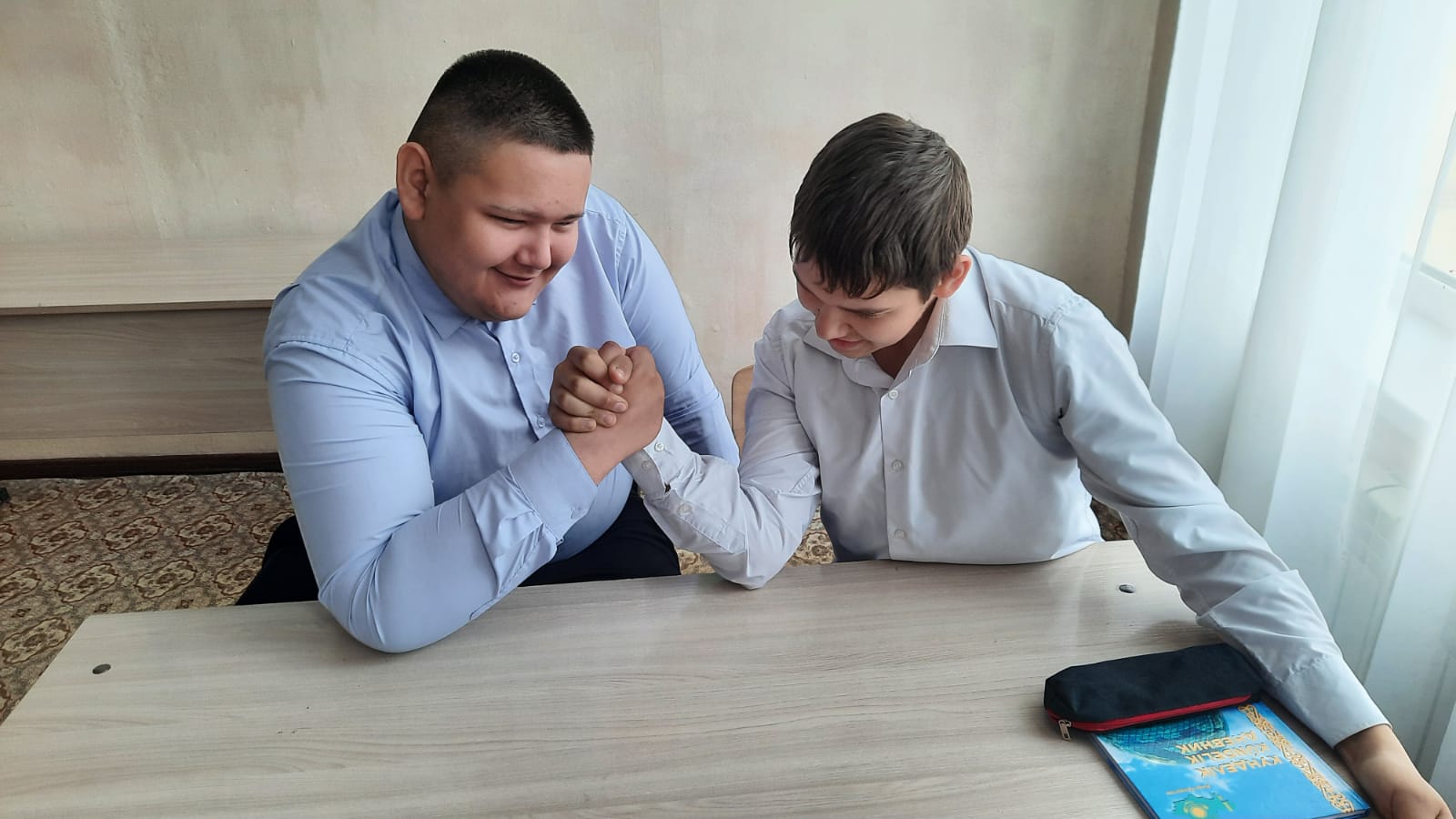 7 " к " классе прошел классный час на тему: " Как не стать жертвой вредных привычек ".
